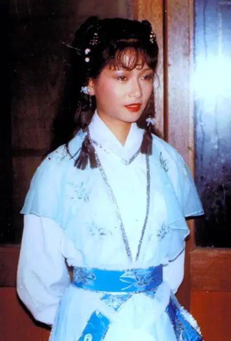 她是最美“郭襄”，从惊为天人到患抑郁症淡出荧幕，50岁不敢认