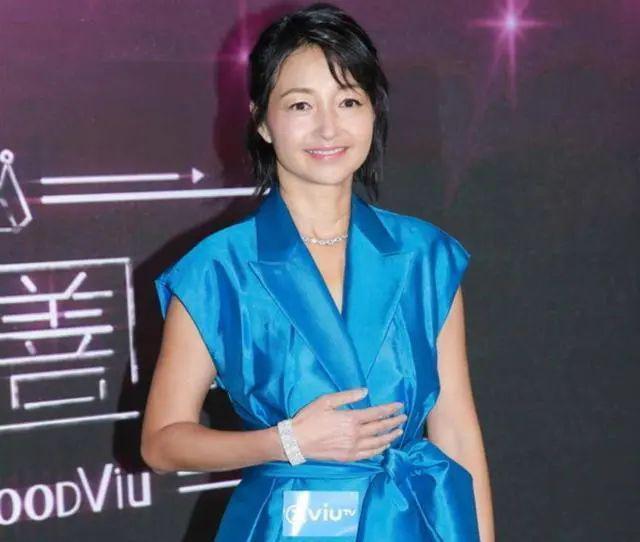她是最美“郭襄”，从惊为天人到患抑郁症淡出荧幕，50岁不敢认