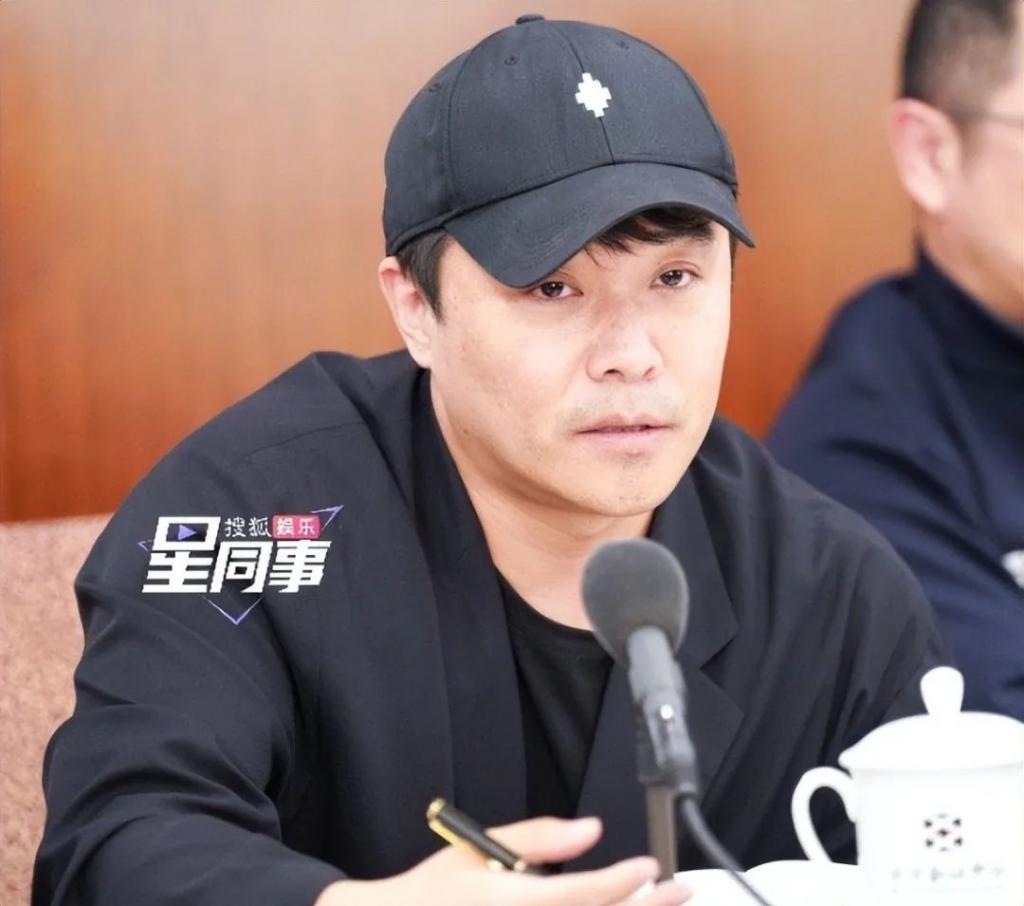 性感消失、长腿幻灭！明星生图与普通人没差，太真实