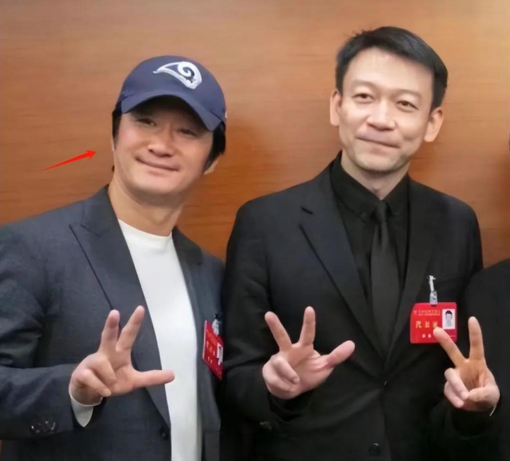 性感消失、长腿幻灭！明星生图与普通人没差，太真实