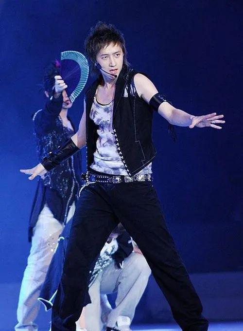 初代顶流，他最具争议？