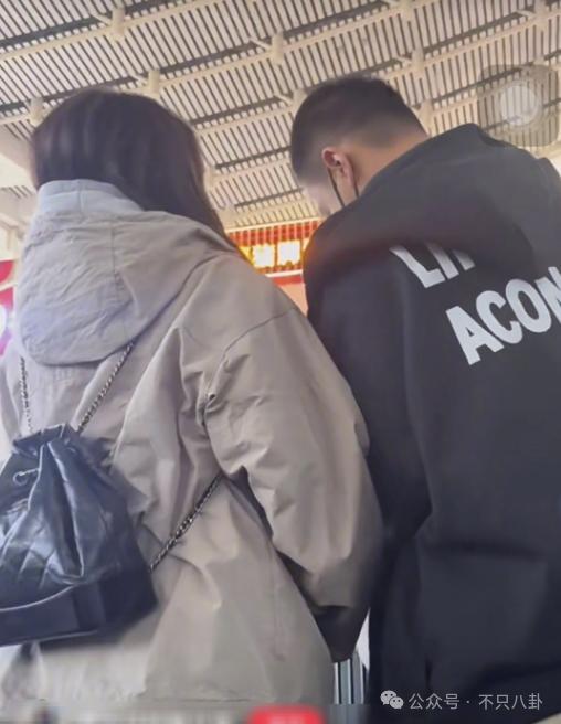 她谈个恋爱而已，竟然被骂到情绪崩溃？