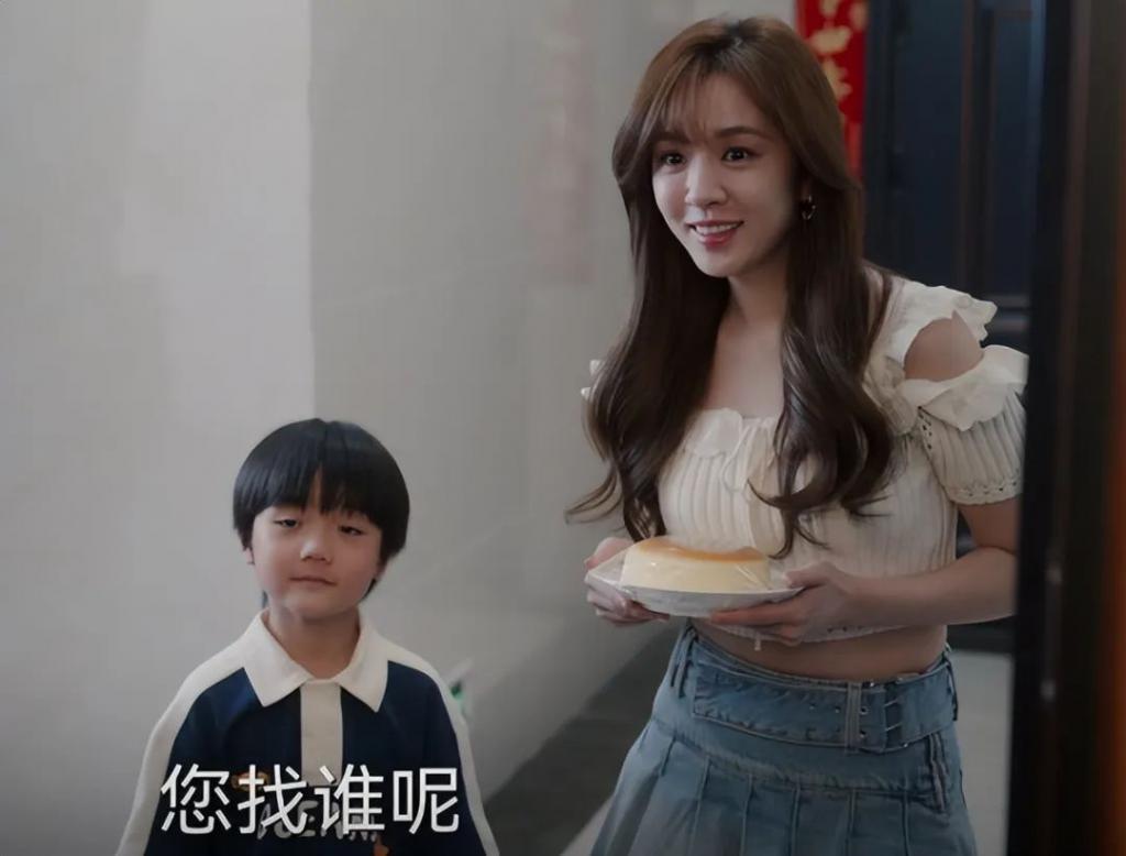 不笑场吗？53岁张嘉益新剧演喊大13岁的方青卓“妈妈”