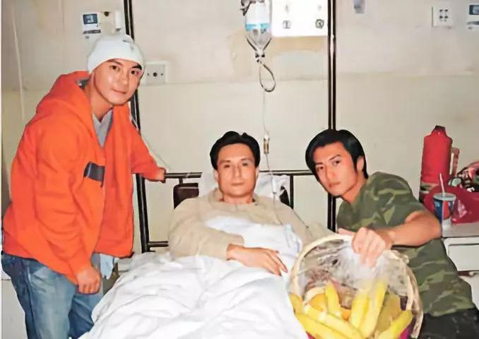 他是女装大佬？？