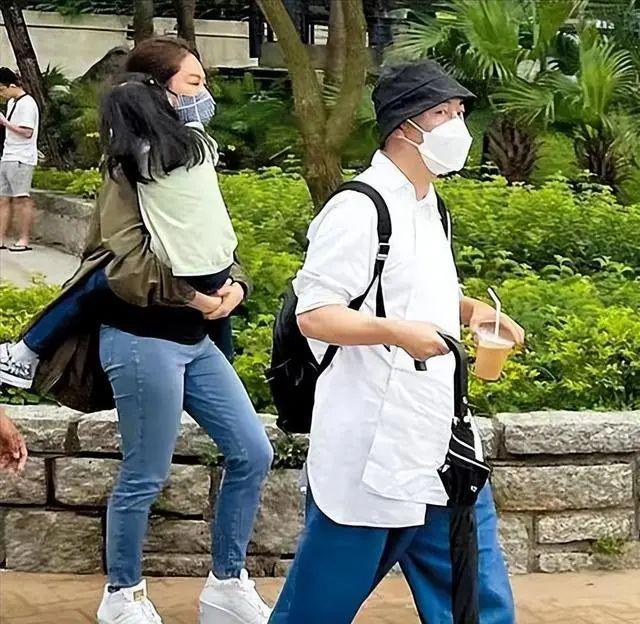 他是女装大佬？？