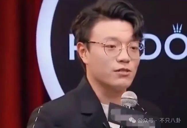 槽点满满的出轨瓜！他这波操作也太离谱了……