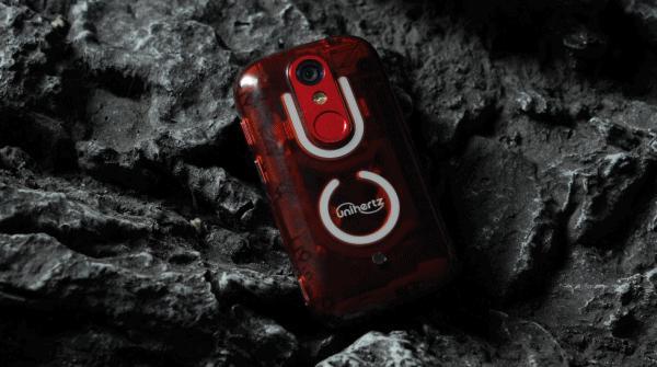 别嫌手机屏幕大了，真小屏手机来了我怕你把持不住。