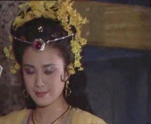 34年前《封神榜》傅艺伟难接受戏服暴露，导演为她加了一层纱