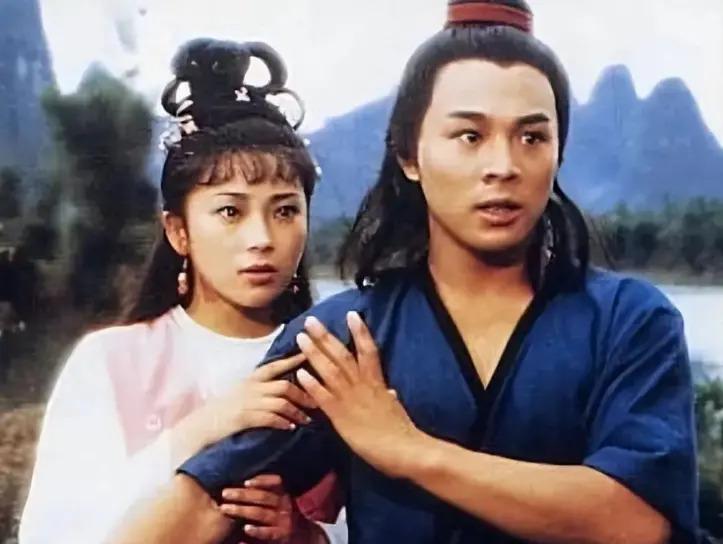 “丑”上热搜的利智，到底得罪了谁？