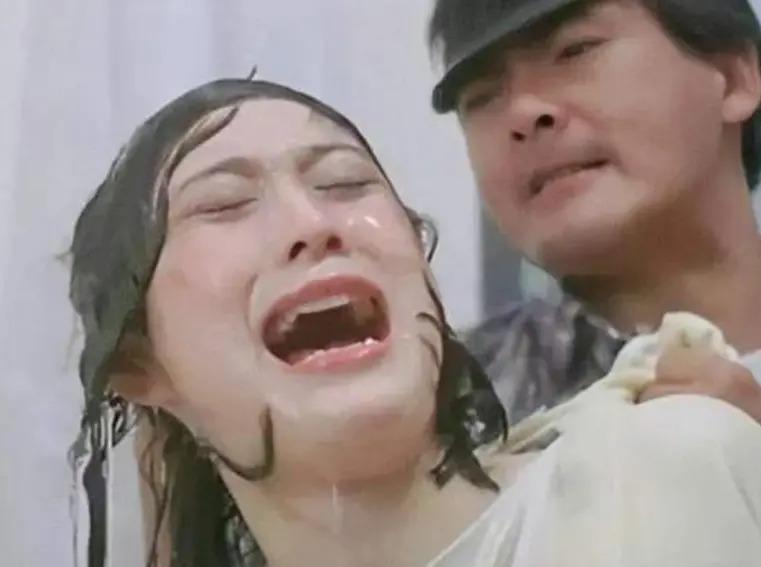 “丑”上热搜的利智，到底得罪了谁？