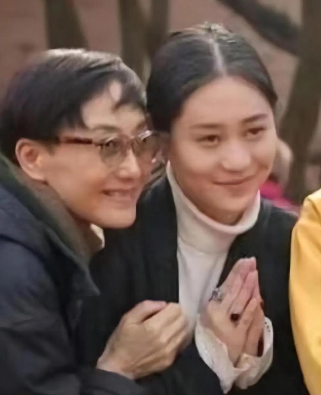 “丑”上热搜的利智，到底得罪了谁？