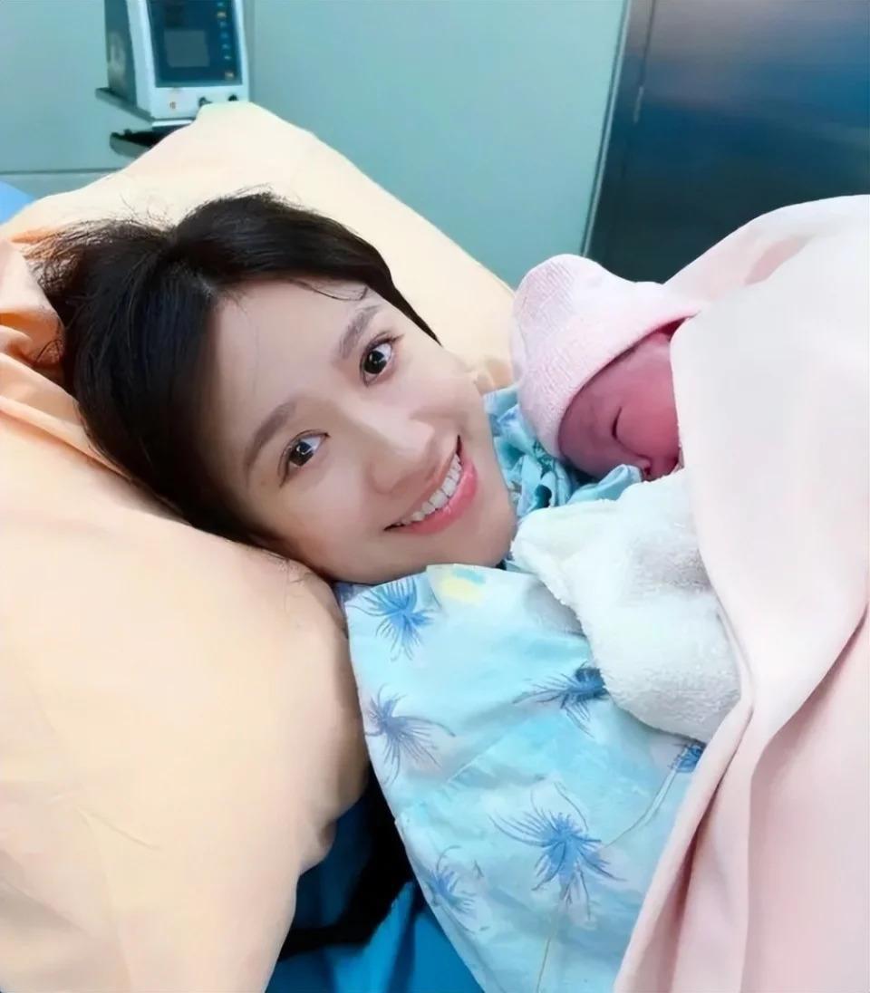 吴尊喊女儿“老婆”：贵圈那些没有边界感的父母，太离谱了