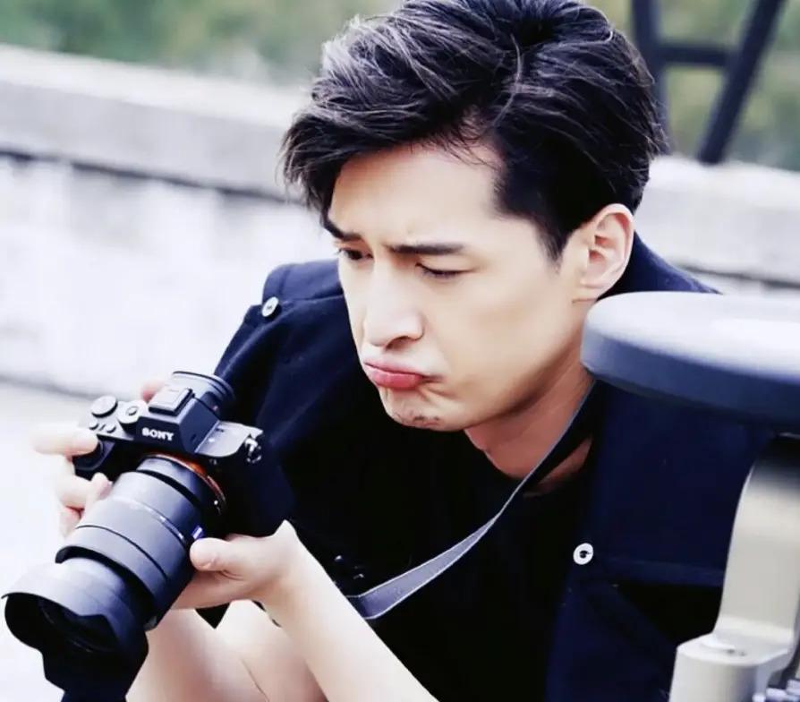 看到胡歌的这些细节，才明白他对老婆黄曦宁真是“用心良苦”