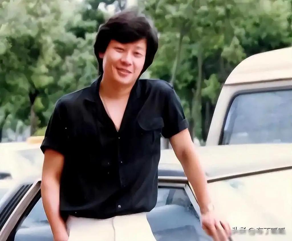 娶两个老婆住一个家，69岁依旧四处奔波的寇世勋真的快乐吗