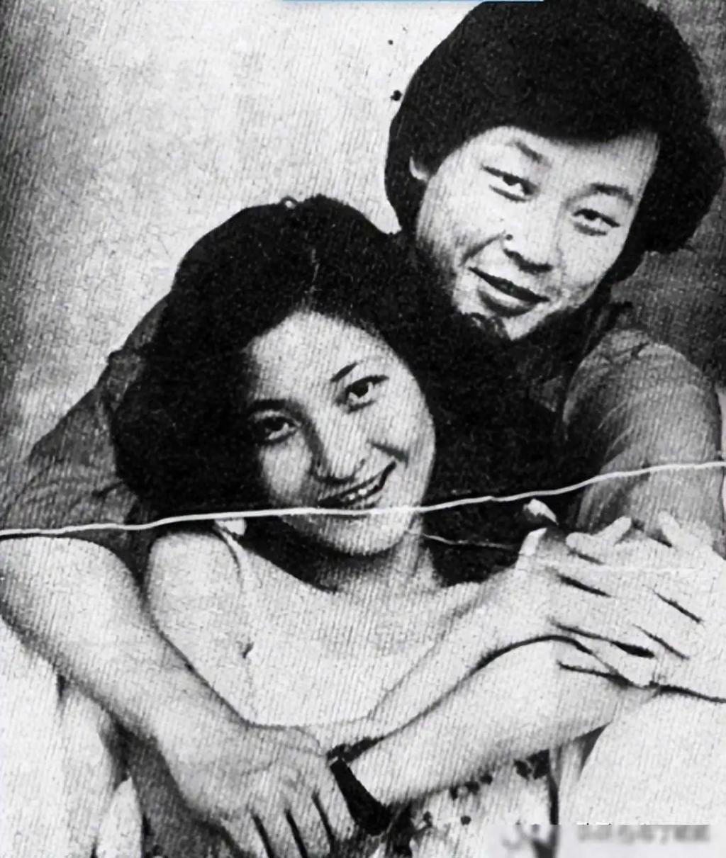 娶两个老婆住一个家，69岁依旧四处奔波的寇世勋真的快乐吗
