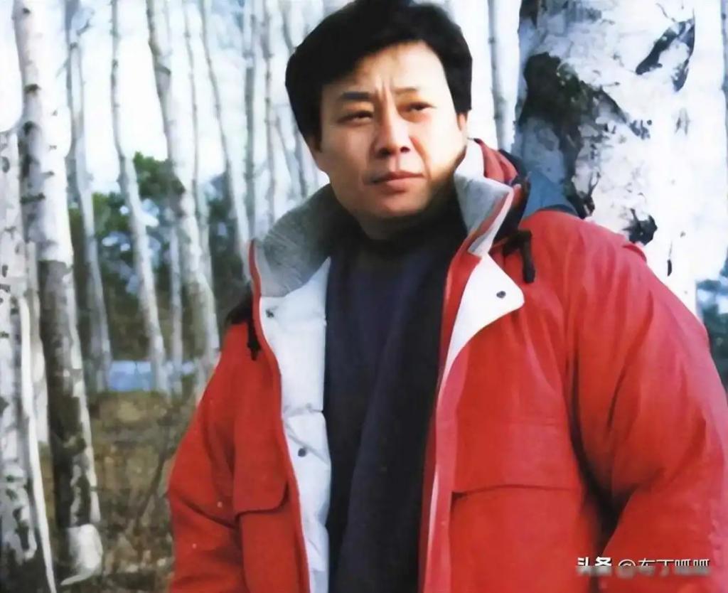 娶两个老婆住一个家，69岁依旧四处奔波的寇世勋真的快乐吗
