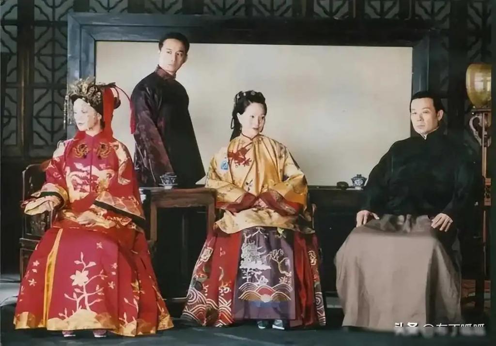娶两个老婆住一个家，69岁依旧四处奔波的寇世勋真的快乐吗