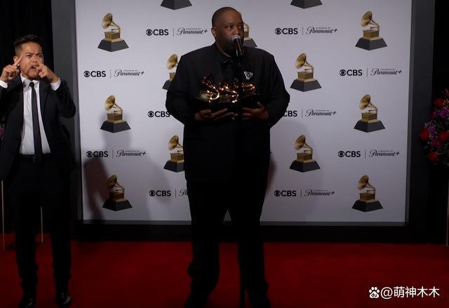 格莱美这一晚太抓马！男歌手刚领完奖就被逮捕，疑似被人指控