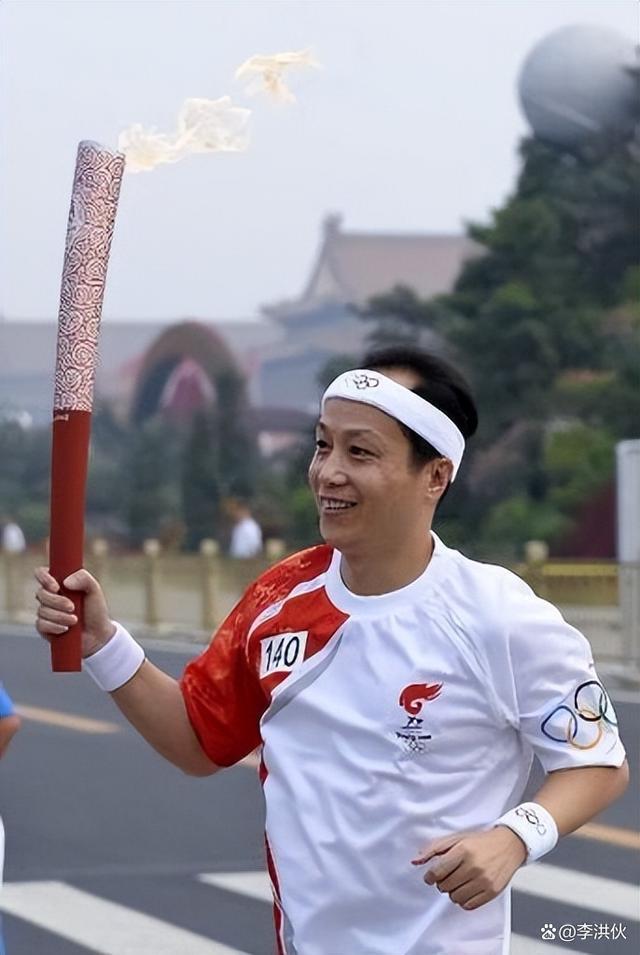 主持《新闻联播》26年零失误的罗京，曾凭借戏曲登上春晚