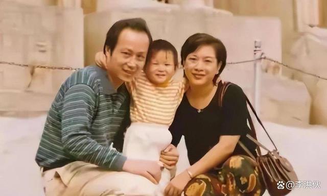 主持《新闻联播》26年零失误的罗京，曾凭借戏曲登上春晚