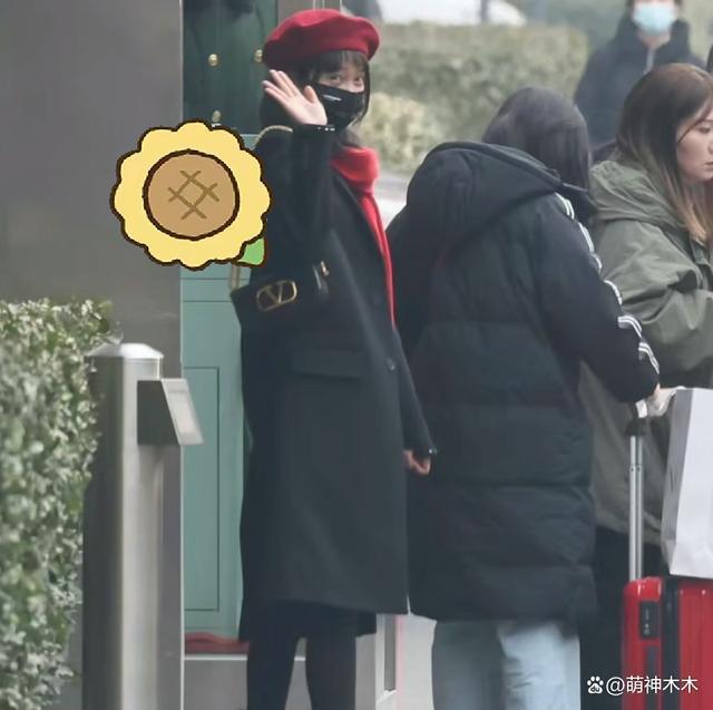 85花现身春晚联排现场！刘诗诗4万大衣，杨幂玩神秘