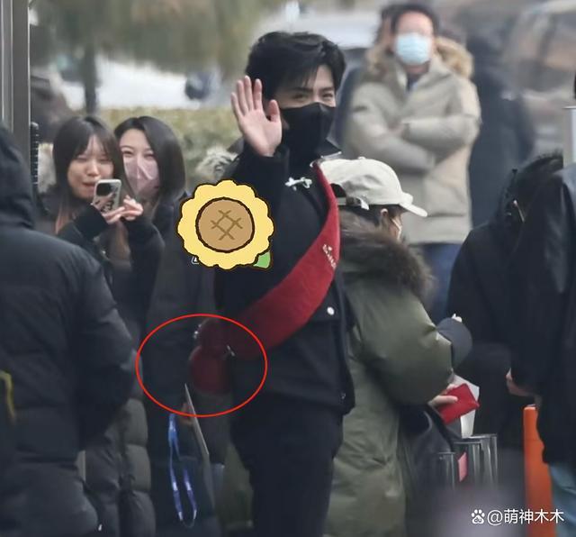 85花现身春晚联排现场！刘诗诗4万大衣，杨幂玩神秘