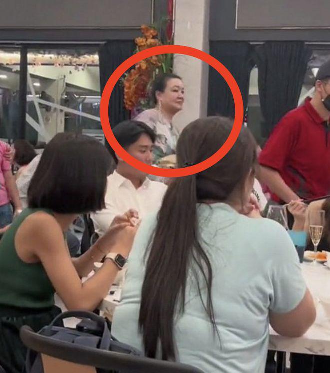 汪小菲和儿女在新加坡被偶遇，女儿神似大S，弟弟帅气活泼