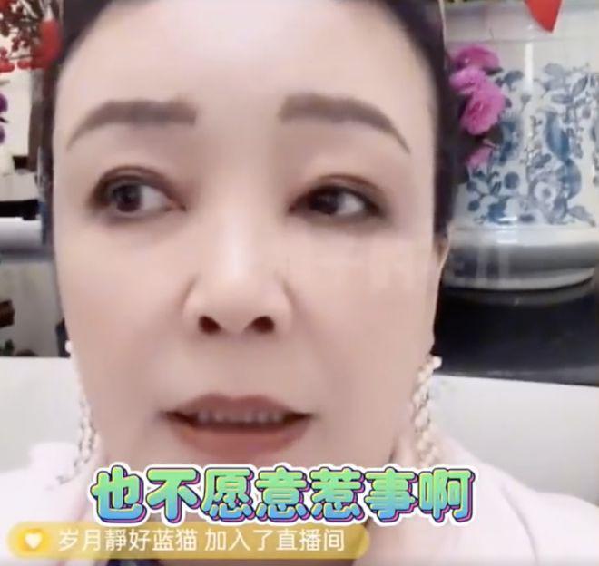 汪小菲和儿女在新加坡被偶遇，女儿神似大S，弟弟帅气活泼