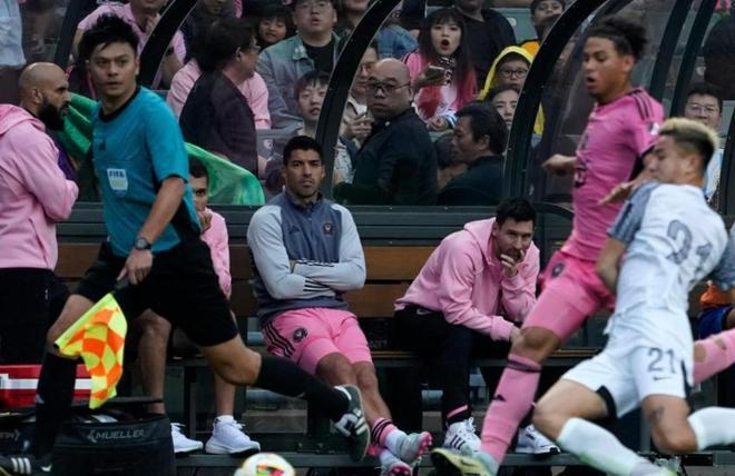 梅西评论区沦陷！被扒中国发布会睡觉日本地震捐钱，网友怒斥