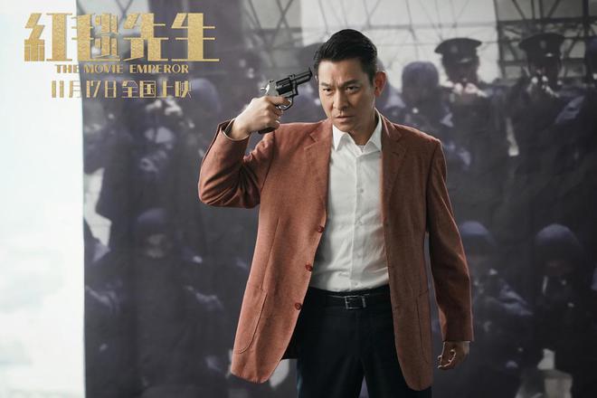 《红毯先生 》排片难《目中无人2》改网大，春节档有些变味