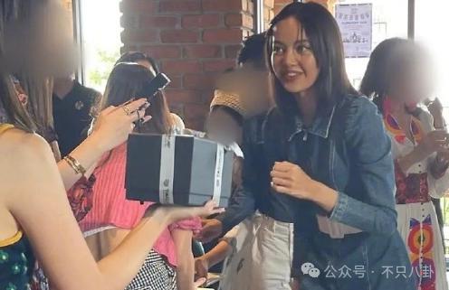 吐槽再多也没用？她的事业发展一点都不受影响啊！