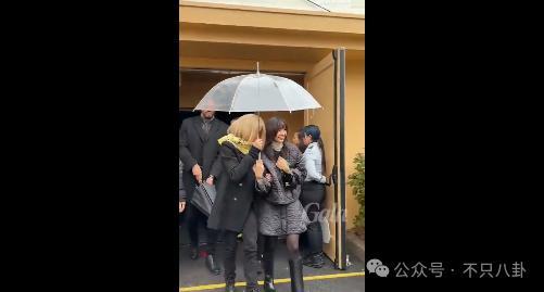 吐槽再多也没用？她的事业发展一点都不受影响啊！