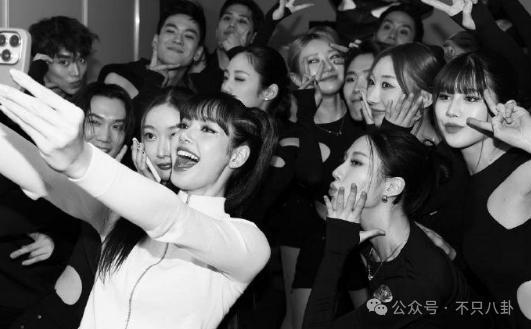 吐槽再多也没用？她的事业发展一点都不受影响啊！