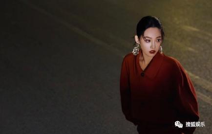 吐槽再多也没用？她的事业发展一点都不受影响啊！