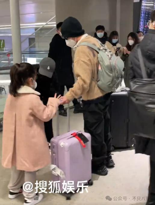 离婚三年后谈了新恋爱，他和前妻关系也破冰了？