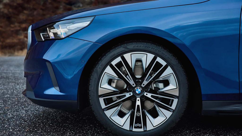 2025 款宝马 5 系旅行车发布，含电动 i5 旅行车