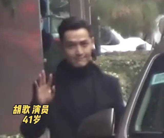 央视龙年春晚主持人出炉，朱军、董卿、朱迅李思思无缘春晚