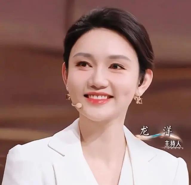 央视龙年春晚主持人出炉，朱军、董卿、朱迅李思思无缘春晚