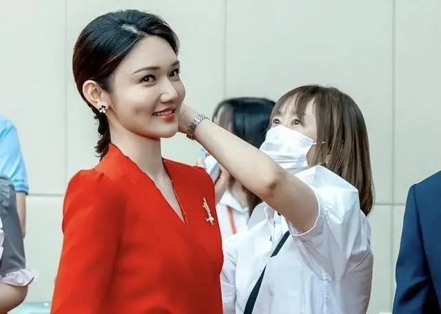 央视龙年春晚主持人出炉，朱军、董卿、朱迅李思思无缘春晚