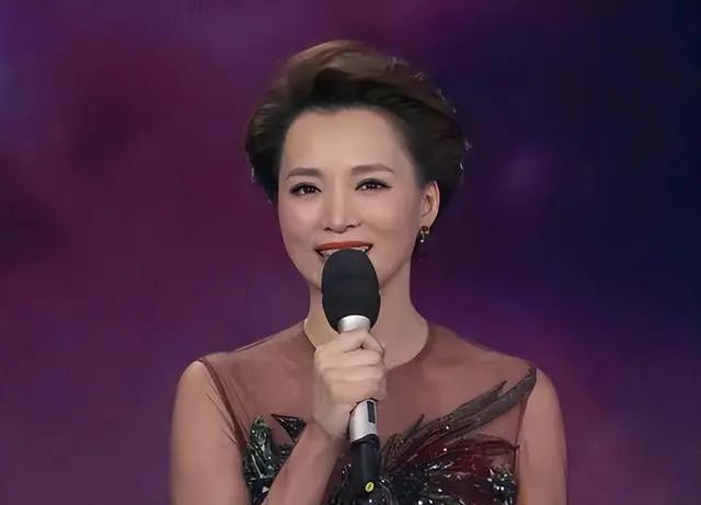 央视龙年春晚主持人出炉，朱军、董卿、朱迅李思思无缘春晚
