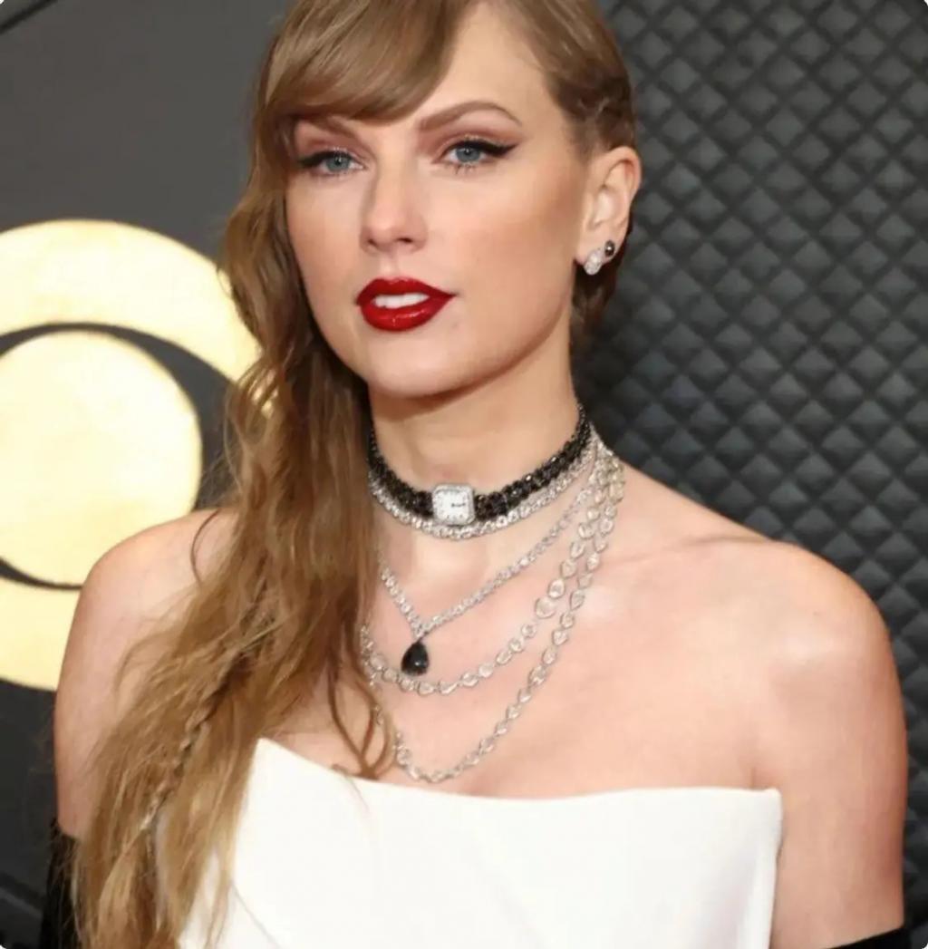 格莱美这一夜，霉霉前凸后翘，麦莉真空上阵放飞自我