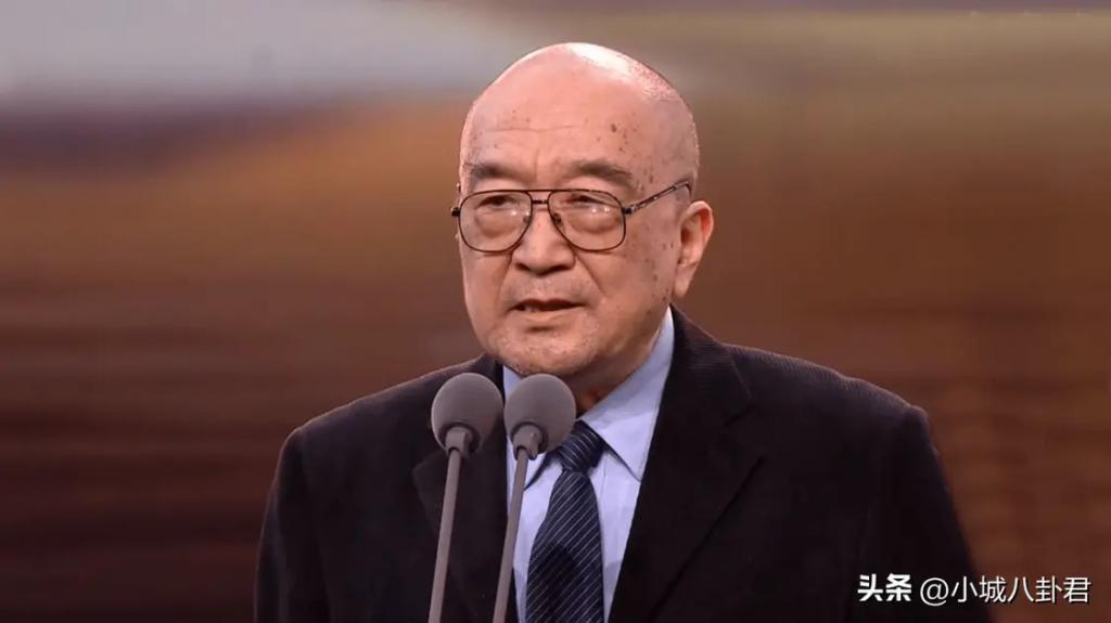 《宰相刘罗锅》演员现状，主角老到不敢认，配角100岁去世