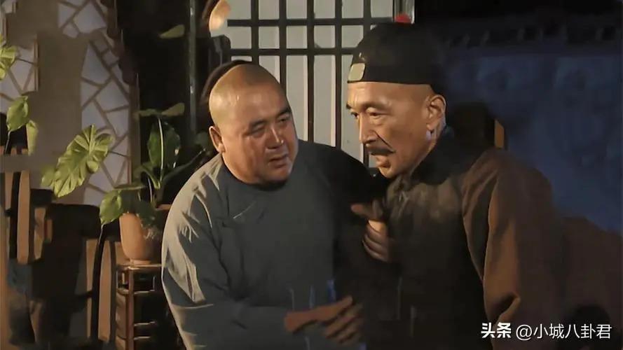 《宰相刘罗锅》演员现状，主角老到不敢认，配角100岁去世