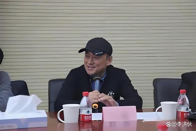 七次指执导春晚的赵安，曾因受贿入狱，歌唱家妻子郁郁而终