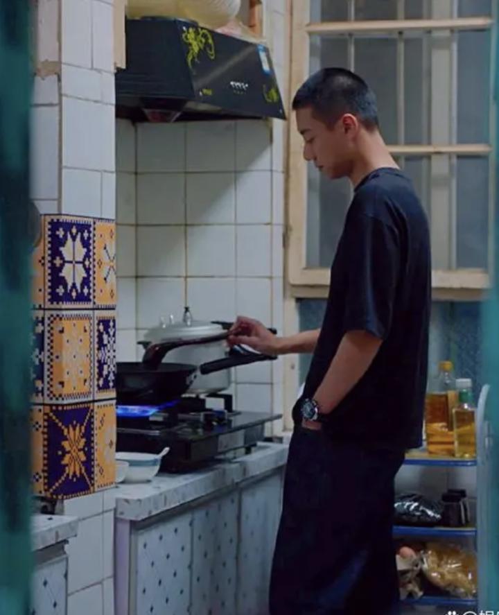 还记得吴柏松的饰演者高至霆吗？带着锅碗瓢盆杀回来了？