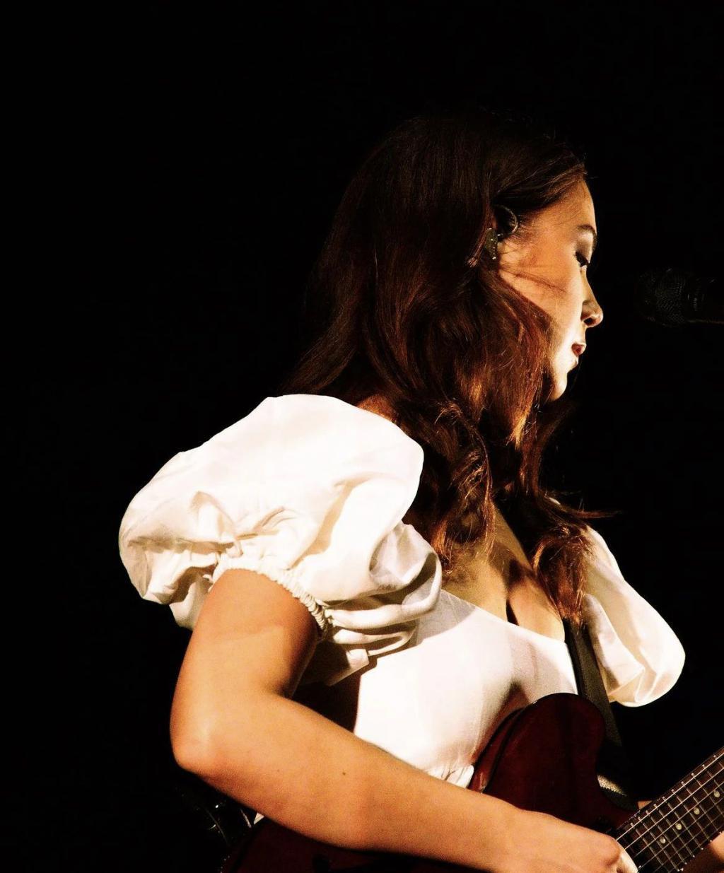 24岁中国冰岛混血，获格莱美奖！