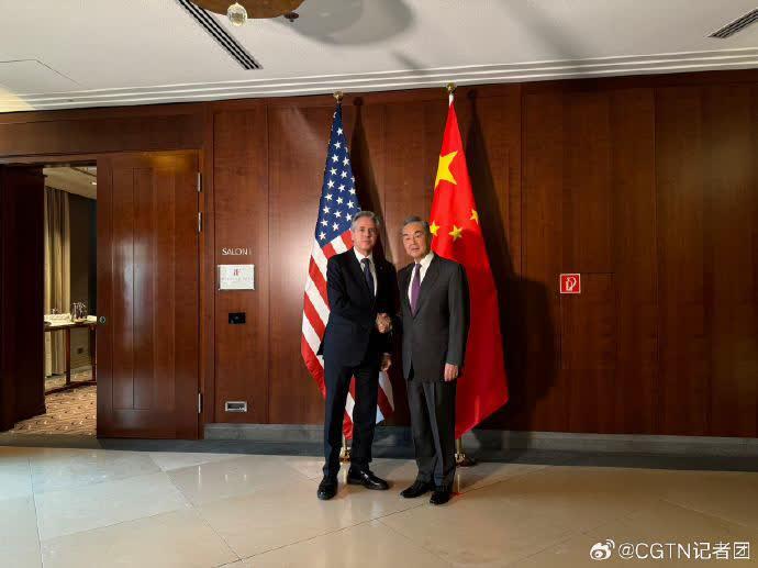 王毅在慕尼黑会见美国国务卿布林肯