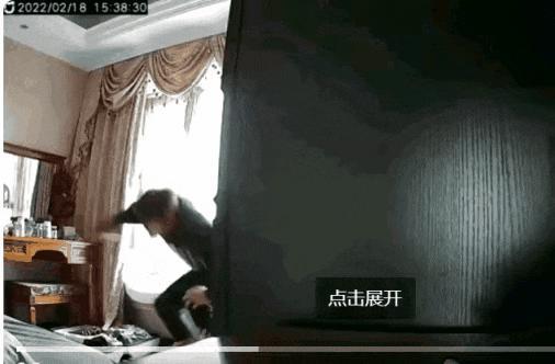 还记得《都挺好》里的王东吗？家暴妻子并让其上街乞讨？