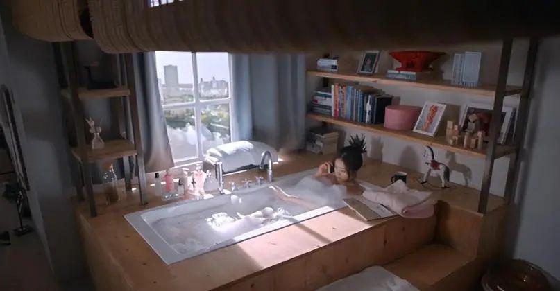 看到衣衫不整的赵丽颖，国产剧别再用“假穷人”冒充了