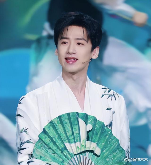 第一个为白敬亭发声的明星来了！宋家腾：没有临时换衣服